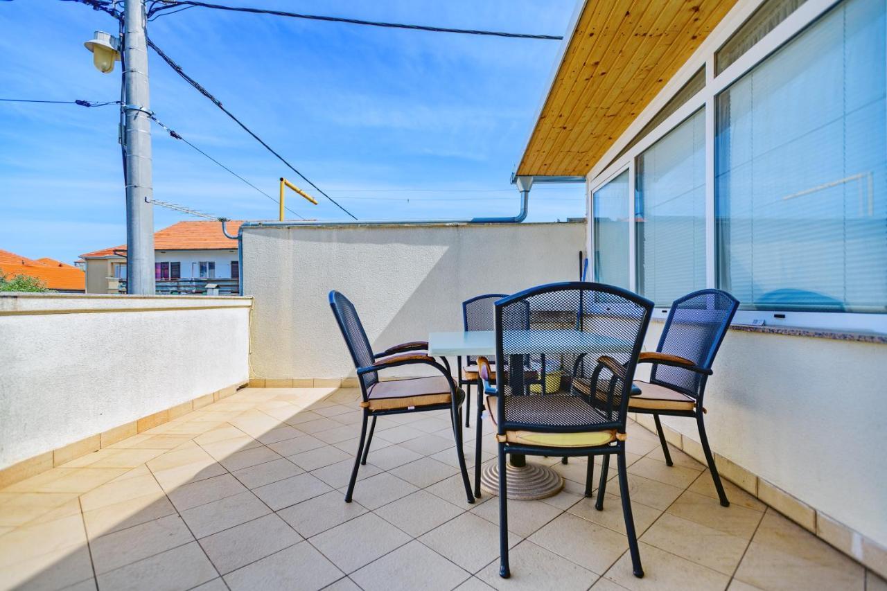 Comfort Holiday Apartment Zadar - With Parking And Balcony Exterior photo